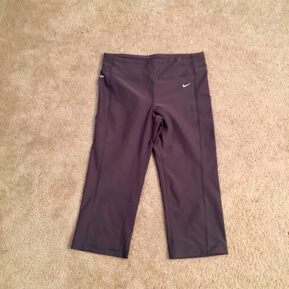Gray dri fit workout pants.